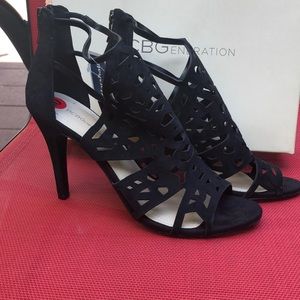 BCBG PL-SONYAH Black Leather Kidsuede Heels